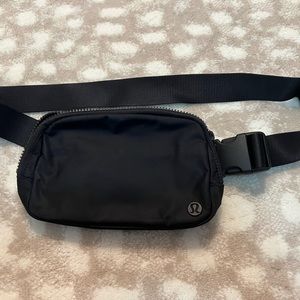 Lululemon Everywhere Belt Bag BLACK LOGO